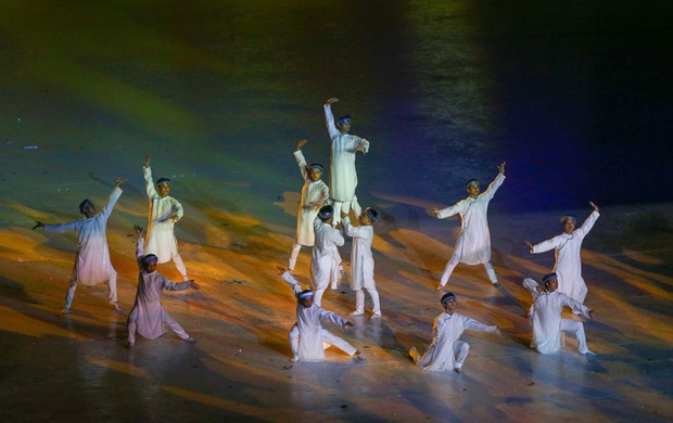 Lễ khai mạc SEA Games 31: Ấn tượng, sôi động và thắm tình đoàn kết hữu nghị - Ảnh 9. Lễ khai mạc SEA Games 31: Ấn tượng, sôi động và thắm tình đoàn kết hữu nghị - Ảnh 9.