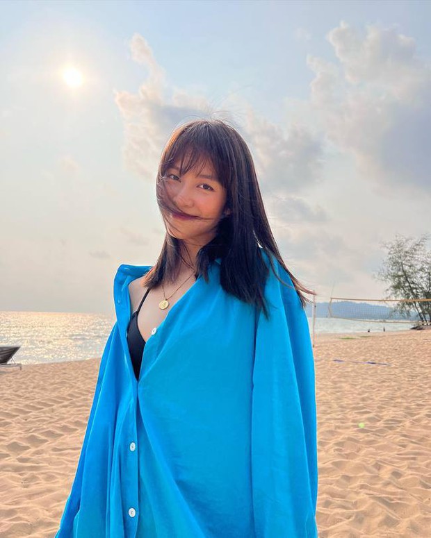 Sao Việt diện áo sơ mi màu rực rỡ theo 13 cách rất sang chứ không hề sến - Ảnh 9. Sao Việt diện áo sơ mi màu rực rỡ theo 13 cách rất sang chứ không hề sến - Ảnh 9.