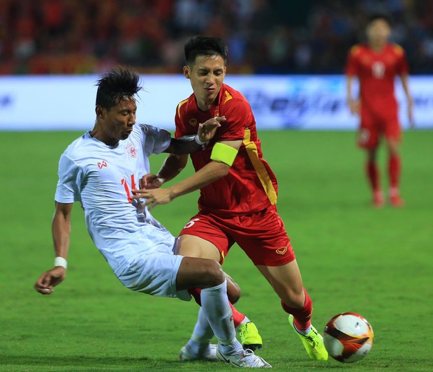 U23 Vietnam opens the door to the semi-finals: Fire tests gold, arduous tests Do Hung Dung - Photo 1.