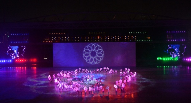 Chị họ thủ môn Văn Lâm tỏa sáng với tiết mục Hồn Sen Việt trong lễ khai mạc SEA Games 31 - Ảnh 1.