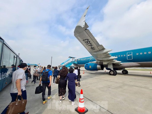 Từ 0h ngày 15/5, người nhập cảnh vào Việt Nam không phải xét nghiệm COVID-19 - Ảnh 1. Từ 0h ngày 15/5, người nhập cảnh vào Việt Nam không phải xét nghiệm COVID-19 - Ảnh 1.