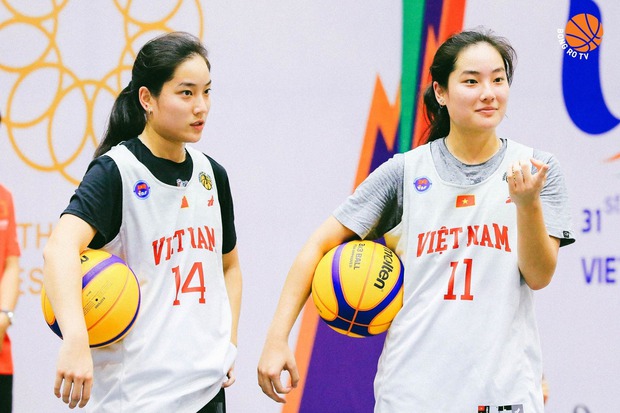 Hot girl bóng rổ: Cao 1m75, nhan sắc xinh đẹp, có chị em song sinh cùng thi đấu ở SEA Games 31 - Ảnh 3. Hot girl bóng rổ: Cao 1m75, nhan sắc xinh đẹp, có chị em song sinh cùng thi đấu ở SEA Games 31 - Ảnh 3.