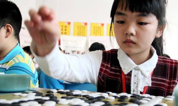 Giáo sư nổi tiếng thẳng thắn khuyên phụ huynh đừng cho con tham gia KIỂU LỚP này: Tốn tiền bạc, không giúp ích tương lai! - Ảnh 3. Giáo sư nổi tiếng thẳng thắn khuyên phụ huynh đừng cho con tham gia KIỂU LỚP này: Tốn tiền bạc, không giúp ích tương lai! - Ảnh 3.