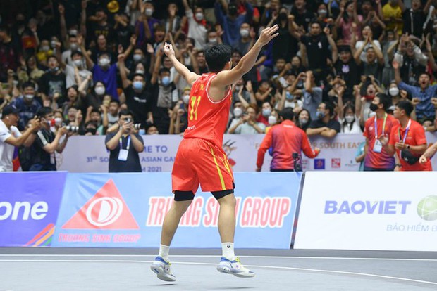 Tiếp bước đồng nghiệp nữ, đội tuyển bóng rổ nam Việt Nam giành chiến thắng lịch sử trước Philippines - Ảnh 8.