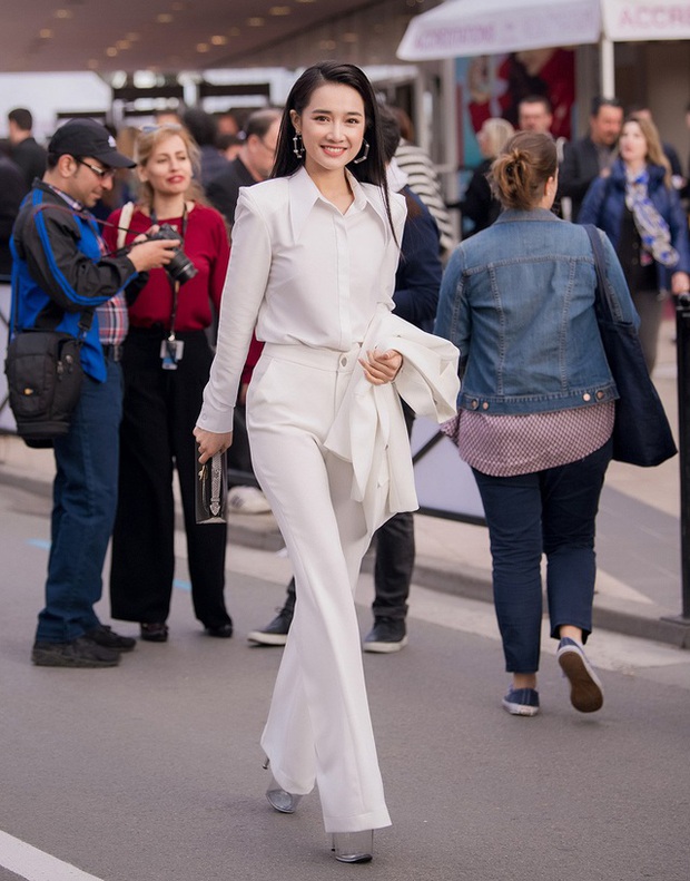 Sao Việt và những màn xuất hiện khuynh đảo thảm đỏ LHP Cannes - Ảnh 10. Sao Việt và những màn xuất hiện khuynh đảo thảm đỏ LHP Cannes - Ảnh 10.