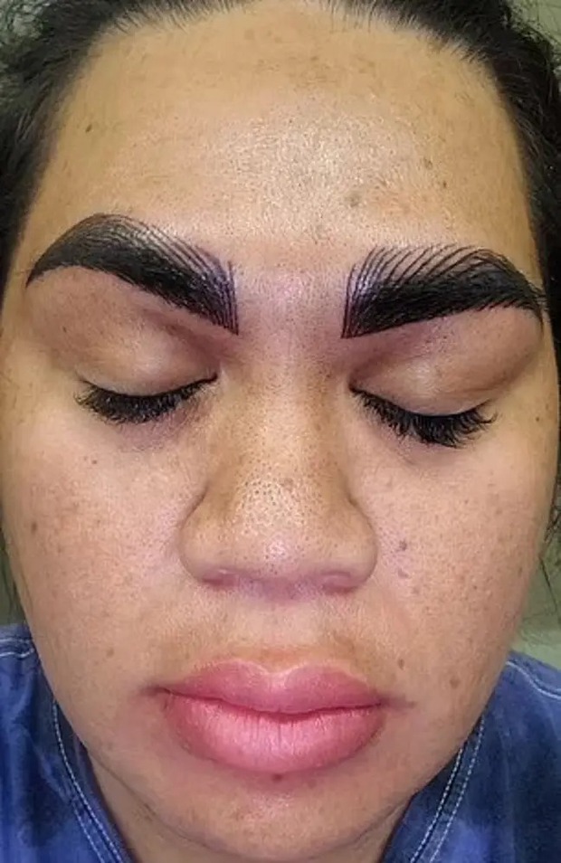 Spending nearly 8 million on tattooing eyebrows to save money, the woman who received the ending did not bother to talk - Photo 2.