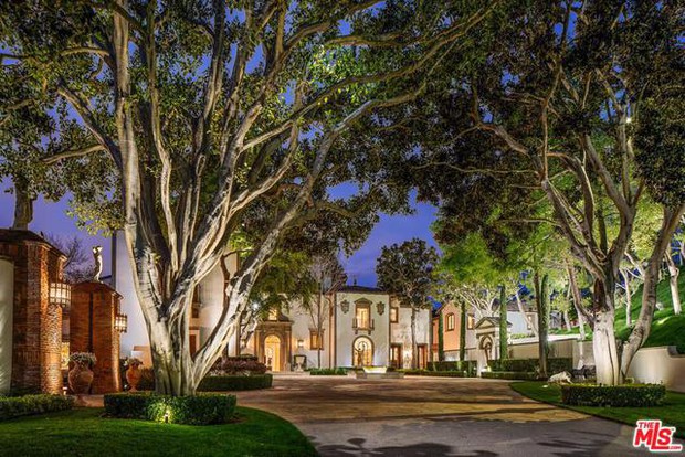 See the most expensive 58 million USD villa in Los Angeles of singer Adele - Photo 1.