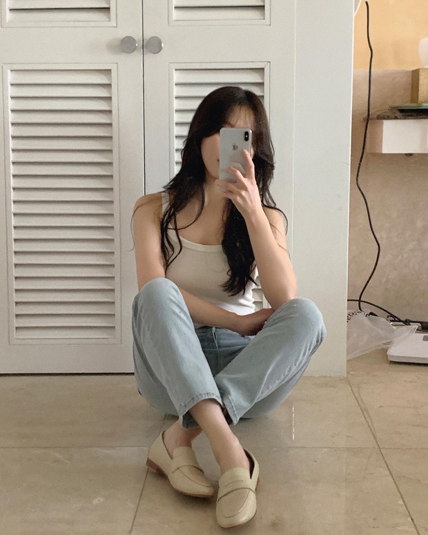 5 mẫu giày dép giúp mọi kiểu trang phục nhìn trẻ ra 5 tuổi - Ảnh 16. 5 mẫu giày dép giúp mọi kiểu trang phục nhìn trẻ ra 5 tuổi - Ảnh 16.
