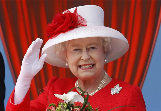 5 bảo vật vô giá của Nữ hoàng Anh mà dân chúng được chiêm ngưỡng ngoài đời thực nhân đại lễ Bạch Kim - Ảnh 4.