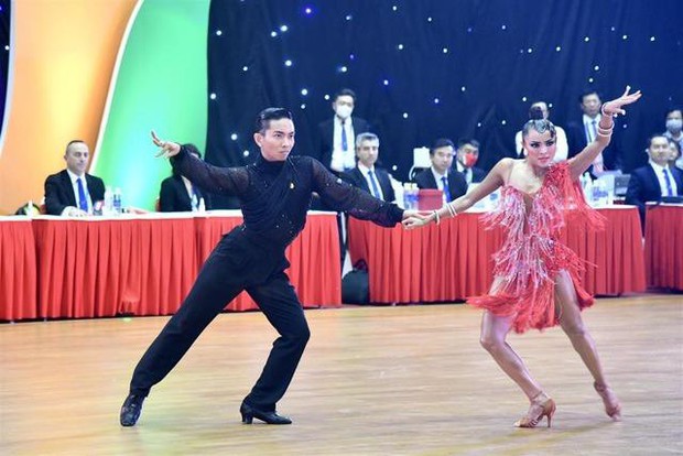 Khánh Thi khóc nức nở khi chồng giành HCV ở SEA Games 31 - Ảnh 1. Khánh Thi khóc nức nở khi chồng giành HCV ở SEA Games 31 - Ảnh 1.