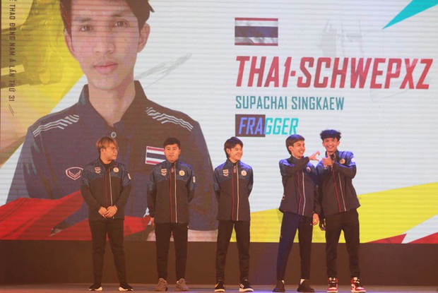 MC Thảo Trang duyên dáng cùng tà áo dài tại SEA Games 31 - Ảnh 11.