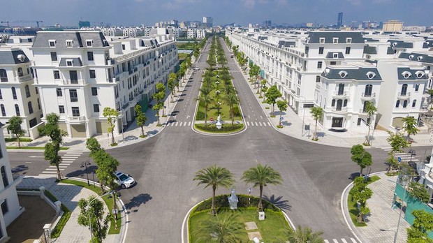 Chân dung ông Phạm Thiếu Hoa - Người điều hành cỗ máy in tiền cho tỷ phú Phạm Nhật Vượng - Ảnh 3. Chân dung ông Phạm Thiếu Hoa - Người điều hành cỗ máy in tiền cho tỷ phú Phạm Nhật Vượng - Ảnh 3.