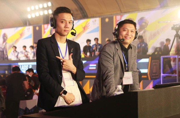 MC Thảo Trang duyên dáng cùng tà áo dài tại SEA Games 31 - Ảnh 8.