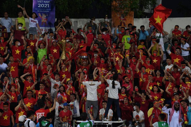 Nữ cổ động viên tuyên bố tặng gần 1 tỷ đồng cho đội tuyển bóng đá nam - nữ Việt Nam nếu vô địch SEA Games 31 - Ảnh 3.