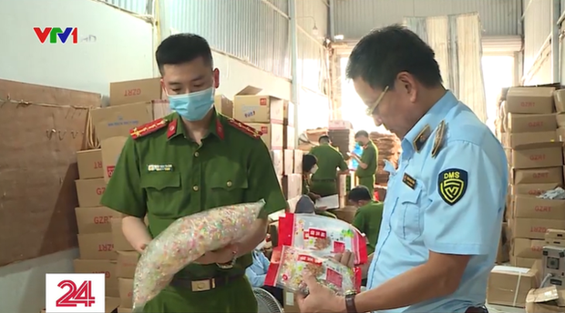 Chiêu thức lên đời bánh kẹo Trung Quốc thành hàng Nhật Bản - Ảnh 4. Chiêu thức lên đời bánh kẹo Trung Quốc thành hàng Nhật Bản - Ảnh 4.
