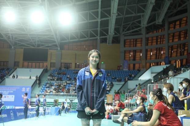 Chiêm ngưỡng vẻ đẹp của Ngọc nữ cầu lông Thái Lan 15 tuổi tại SEA Games 31 - Ảnh 2.