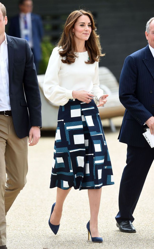 Công nương Kate chứng minh ngôi vị biểu tượng thời trang Hoàng gia không phải là hư danh - Ảnh 5.