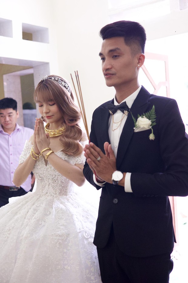 Lam Vy Da and the stars attended the wedding of Mac Van Khoa in Hai Duong - Photo 21.
