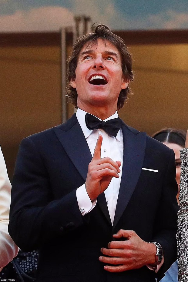 Tom Cruise tình tứ với bạn diễn trên thảm đỏ Cannes, nhận giải Cành cọ vàng danh dự - Ảnh 10.
