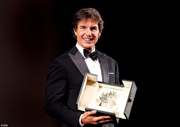 Tom Cruise tình tứ với bạn diễn trên thảm đỏ Cannes, nhận giải Cành cọ vàng danh dự - Ảnh 12.