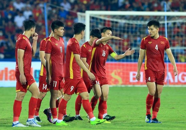 Cầu thủ U23 Việt Nam sơ cứu cho đồng nghiệp Malaysia bị đau ở bán kết SEA Games 31 - Ảnh 7.