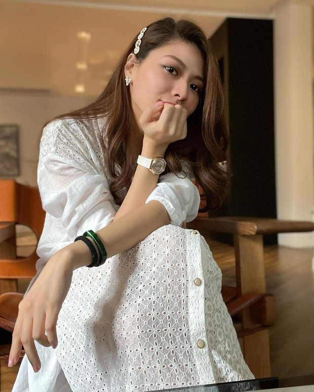 2 MC nữ đầu tư xe sang và đồng hồ: Có chiếc xe tăng giá rất nhiều, đồng hồ lời cả chục nghìn đô, hơn hẳn vàng và chứng khoán! - Ảnh 1.
