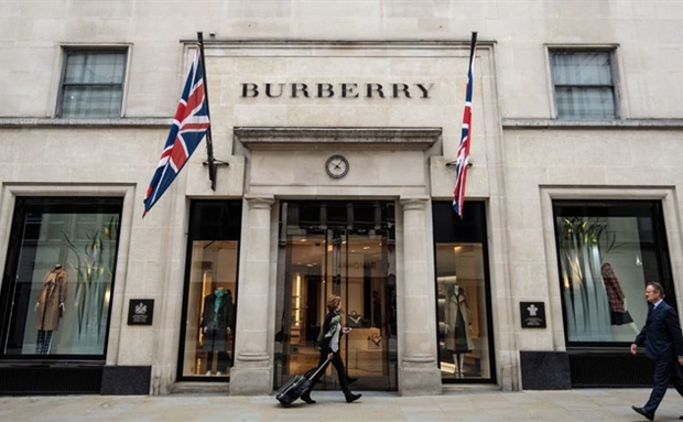 Hàng nhái ảnh hưởng khủng khiếp đến thương hiệu gốc thế nào, nhìn sự điêu đứng của Burberry là rõ - Ảnh 5.