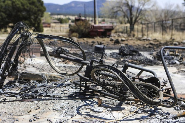 Cháy rừng kỷ lục tại Mỹ: Hàng nghìn người ở bang New Mexico sẵn sàng sơ tán - Ảnh 6.