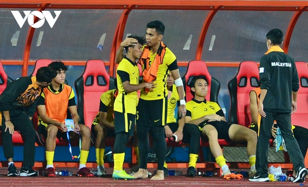 Hùng Dũng bật khóc khi U23 Việt Nam vào chung kết gặp U23 Thái Lan - Ảnh 15.