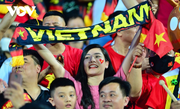 Hùng Dũng bật khóc khi U23 Việt Nam vào chung kết gặp U23 Thái Lan - Ảnh 4.