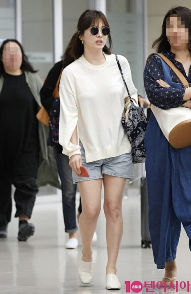 Song Hye Kyo in shorts: Before, she was erratic and beautiful, when 40+ exploded in luxury - Photo 5.