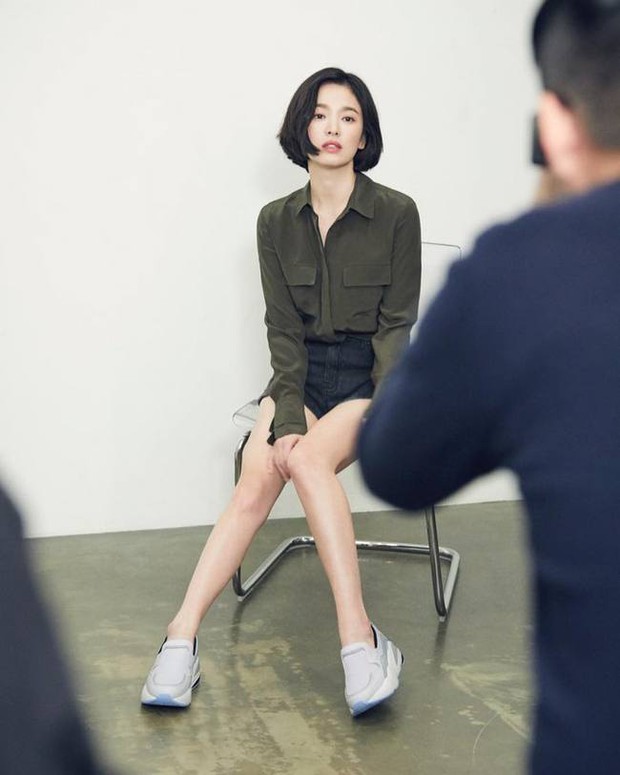 Song Hye Kyo in shorts: Before, she was erratic and beautiful, when 40+ exploded in luxury - Photo 6.