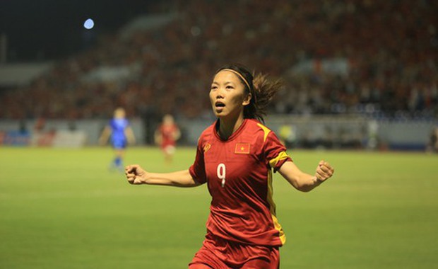 Chân dung Ηuỳnһ Nһư - đội trưởng ghi bàn thắng duy nhất đem về HCV cho tuyển nữ Việt Nam: Trên sân đá bóng, về nhà bán dừa - Ảnh 1.