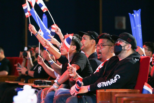 CĐV Thái Lan ngỡ ngàng trước sự cuồng nhiệt của fan Esports Việt Nam tại SEA Games 31 - Ảnh 3.