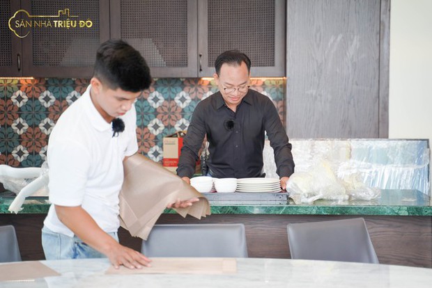 The interior design made Miss Ha Kieu Anh 'don't want to return', the million-dollar broker was criticized by a series of CEOs just because of the pants - Photo 4. The interior design made Miss Ha Kieu Anh 'don't want to return', the million-dollar broker was criticized by a series of CEOs just because of the pants - Photo 4.