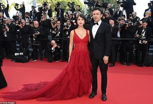 Cannes ngày 4: Dàn chân dài đình đám đọ dáng nóng bỏng với mốt không nội y - Ảnh 7.