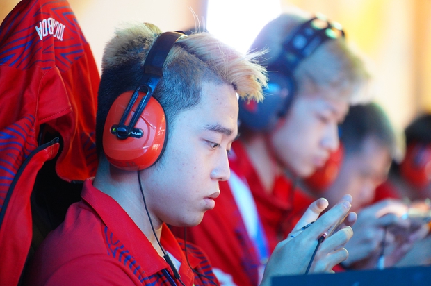 Ngày thi đấu cuối của Esports tại SEA Games 31: Liên Minh Huyền Thoại và Đột Kích giành vàng dễ dàng, Liên Quân Mobile gây thất vọng! - Ảnh 5.