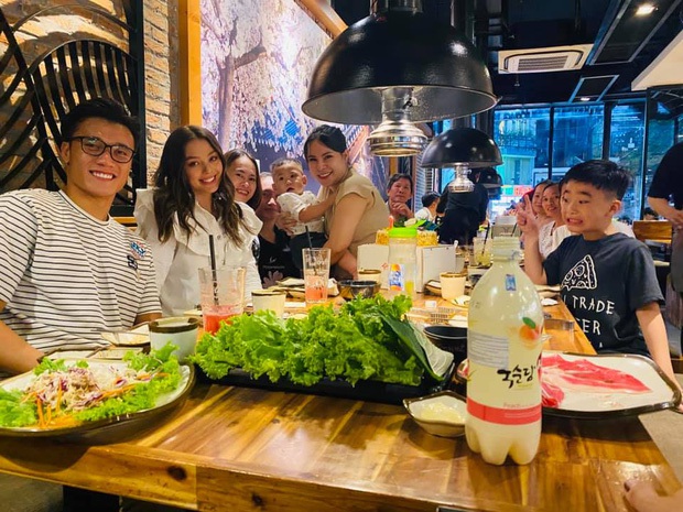 The newlywed wife of goalkeeper Bui Tien Dung: Graduated from Ukraine's second oldest university, beautiful student beauty - Photo 7. The newlywed wife of goalkeeper Bui Tien Dung: Graduated from Ukraine's second oldest university, beautiful student beauty - Photo 7.