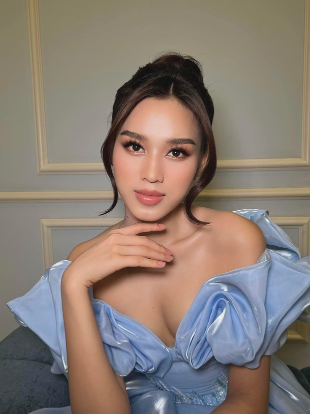 Hoa hậu Đỗ Thị Hà diện váy cúp ngực sexy, đọ dáng quyến rũ cùng Á hậu Phương Anh - Ảnh 5.