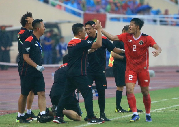 Bỏ lỡ quá nhiều cơ hội, U23 Malaysia rơi nước mắt nhìn Ronaldo cùng U23 Indonesia giành HCĐ SEA Games - Ảnh 6.
