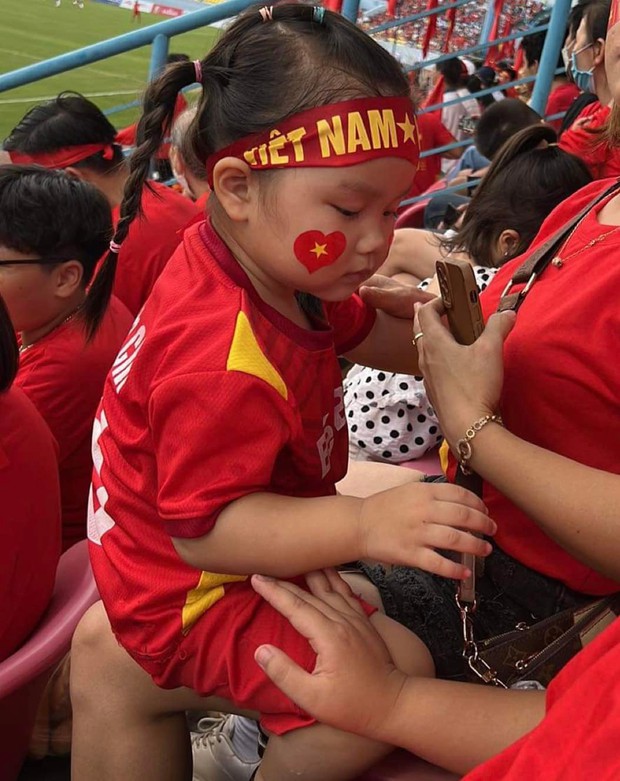 Hot girl Vietnamese women's team and a special sisterly love: Declare retirement to get married, compete for a long time about a daughter called sister!  - Picture 10.