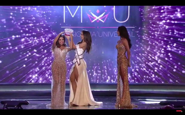 The final of Miss Mexico 2022 was stoned by the audience for the incident of giving the wrong crown - Photo 3.