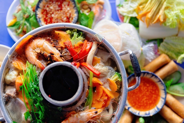Lẩu cù lao - món đặc sản trong các tiệc cưới của người miền Tây giúp một quán ăn tại Sài Gòn hút hàng trăm lượt khách tìm tới mỗi ngày! - Ảnh 1.