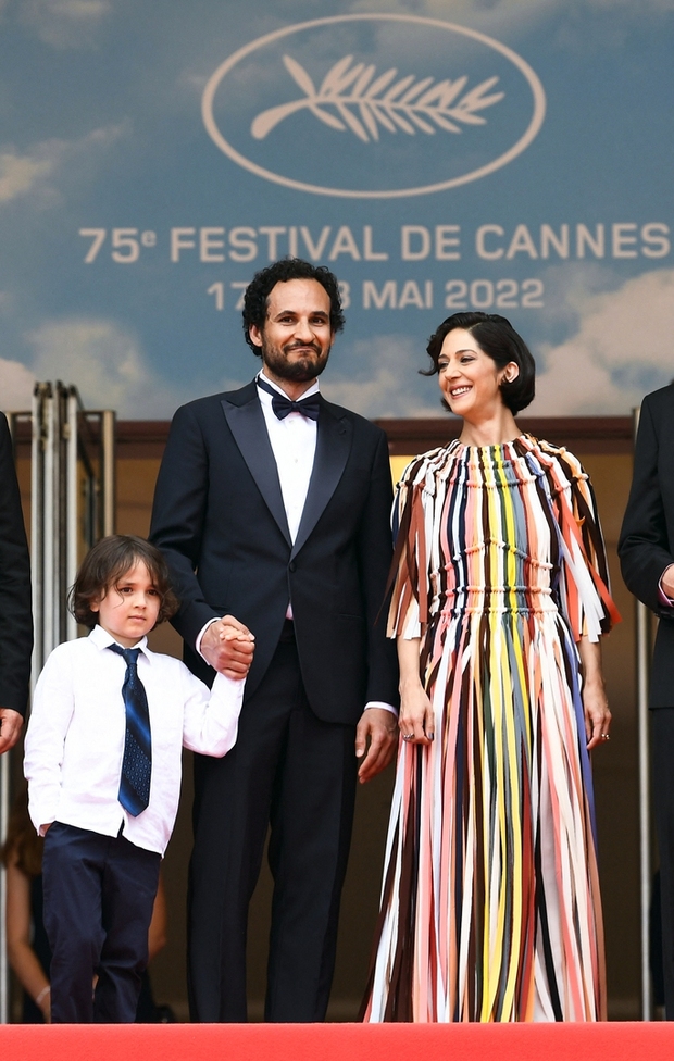Cận cảnh hớ hênh trên thảm đỏ Cannes 2022 - Ảnh 13.