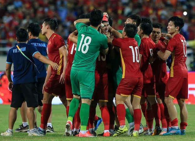 Chủ nhân bàn thắng vàng hạ gục U23 Thái Lan Nhâm Mạnh Dũng: “Ghi bàn xong em lạnh cả người’’ - Ảnh 4.