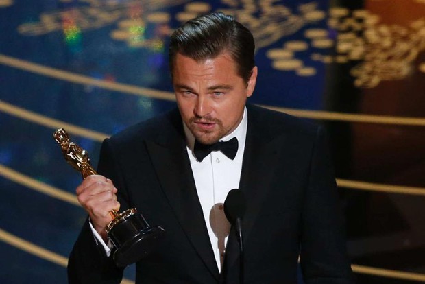 Leonardo DiCaprio: Mỹ nam Titanic bị Juliet cạch mặt, cặp kè toàn mỹ nhân kém chục tuổi và cú lột xác ngoạn mục với tượng vàng Oscar - Ảnh 8.