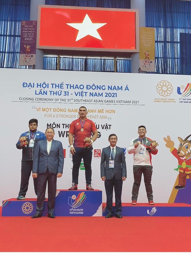 Gã khổng lồ cao 1m92 nặng 125kg và cô vợ thua 77kg: Hôm trước đoạt Vàng SEA Games, hôm sau về gấp để cưới vợ! - Ảnh 5.