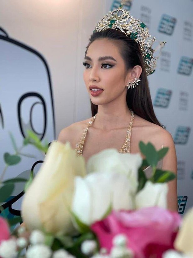 Hoa hậu Tiểu Vy, Đỗ Thị Hà, Thùy Tiên xinh đẹp dù bị chụp lén - Ảnh 6.