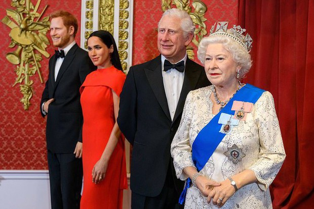 Công nương Kate xinh đẹp rạng ngời trong sự kiện bất chấp thời tiết xấu, nhà Meghan Markle đoàn tụ với Hoàng gia Anh - Ảnh 10.