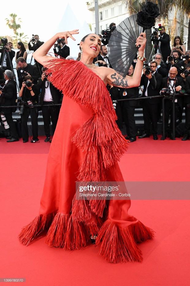 Bế mạc Cannes: Chủ tịch giải Máy quay vàng tạo dáng lố, người đẹp Nga hở bạo nhất thảm đỏ - Ảnh 17.